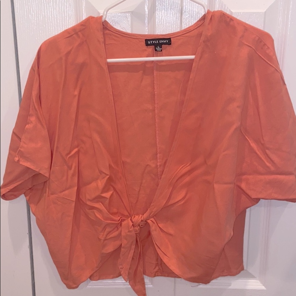 Tie front pink short sleeve crop top